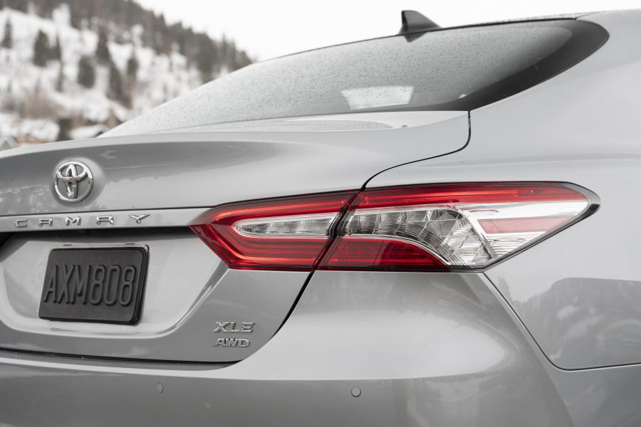 Детали экстерьера Toyota Camry XLE AWD 2019 года  (NA) (фото 11 из 13)